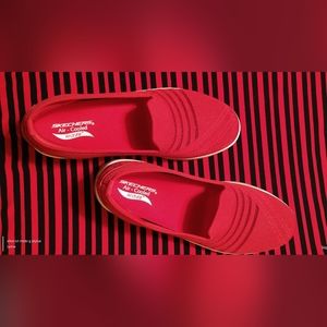 Skechers stretch-fit shoes 7m red